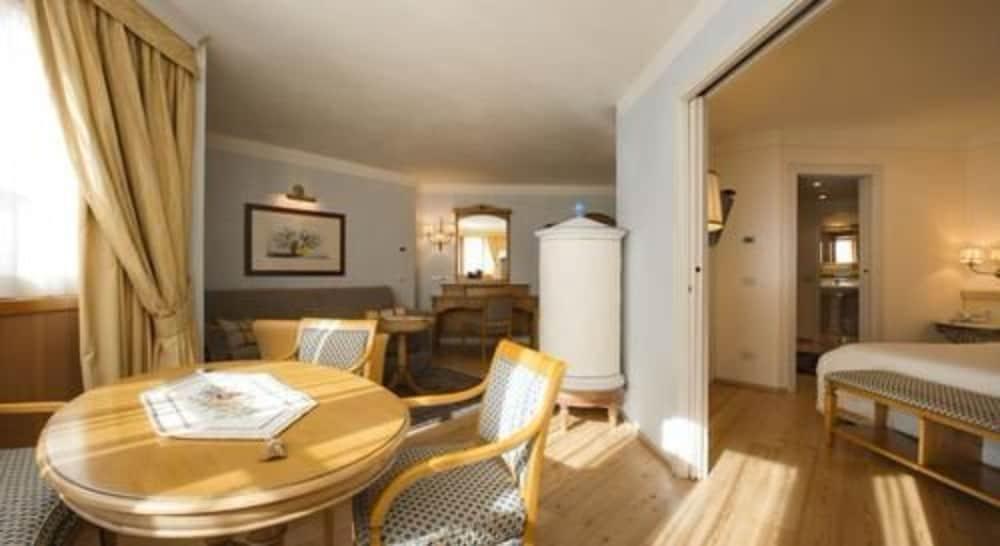 Alpen Suite Hotel Madonna Zewnętrze zdjęcie