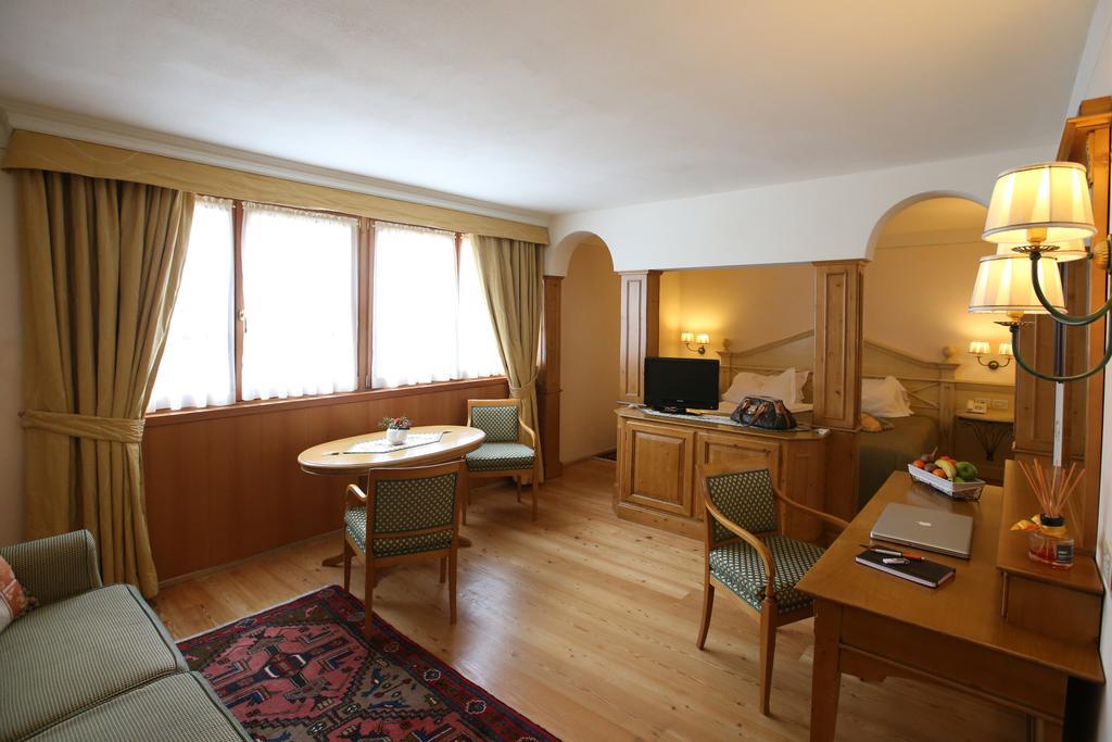 Alpen Suite Hotel Madonna Zewnętrze zdjęcie
