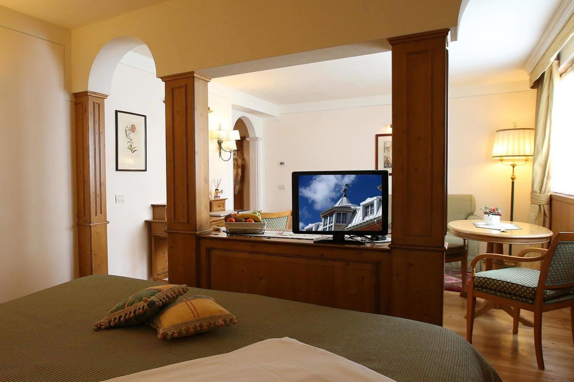 Alpen Suite Hotel Madonna Zewnętrze zdjęcie