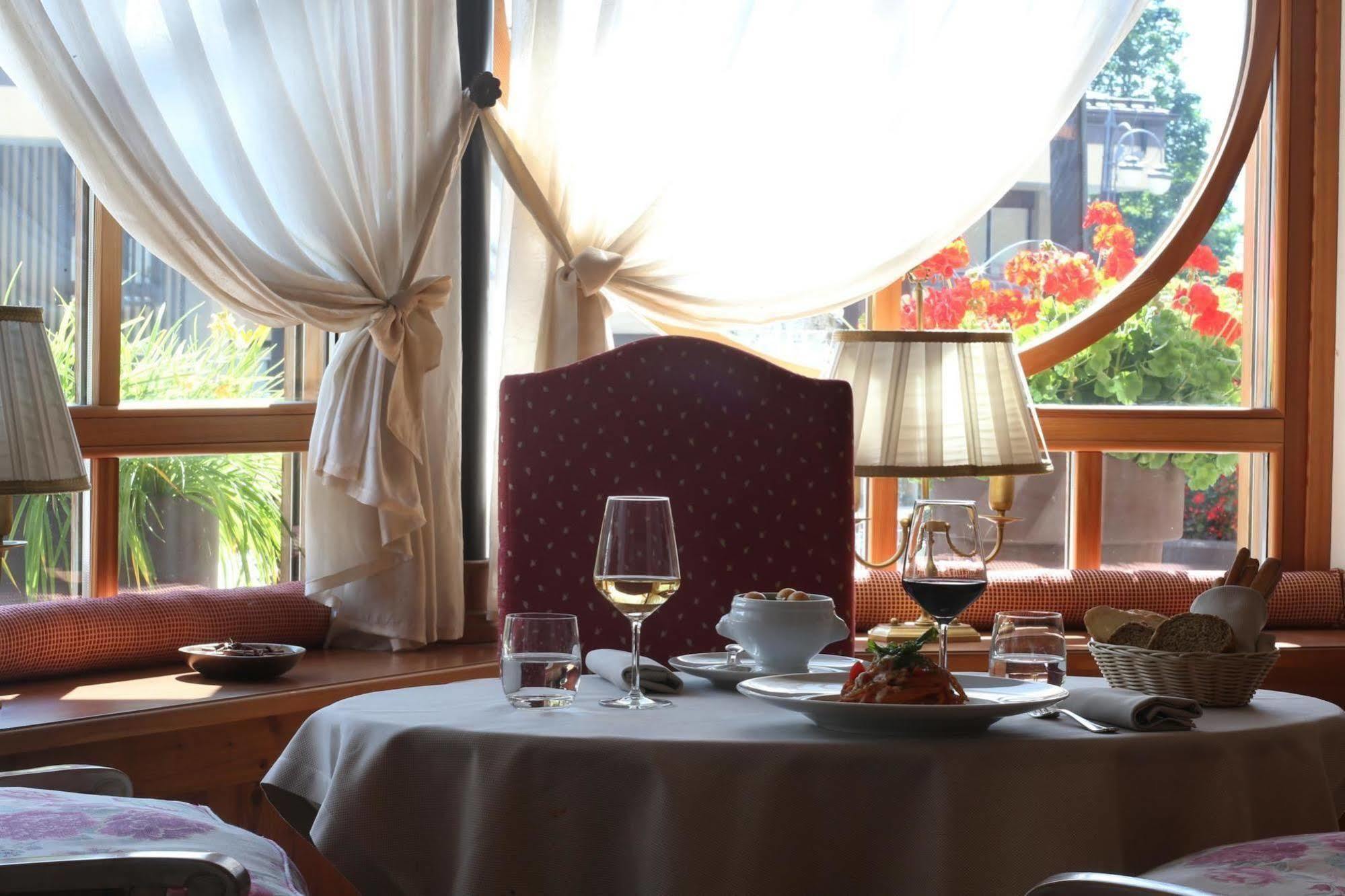 Alpen Suite Hotel Madonna Zewnętrze zdjęcie